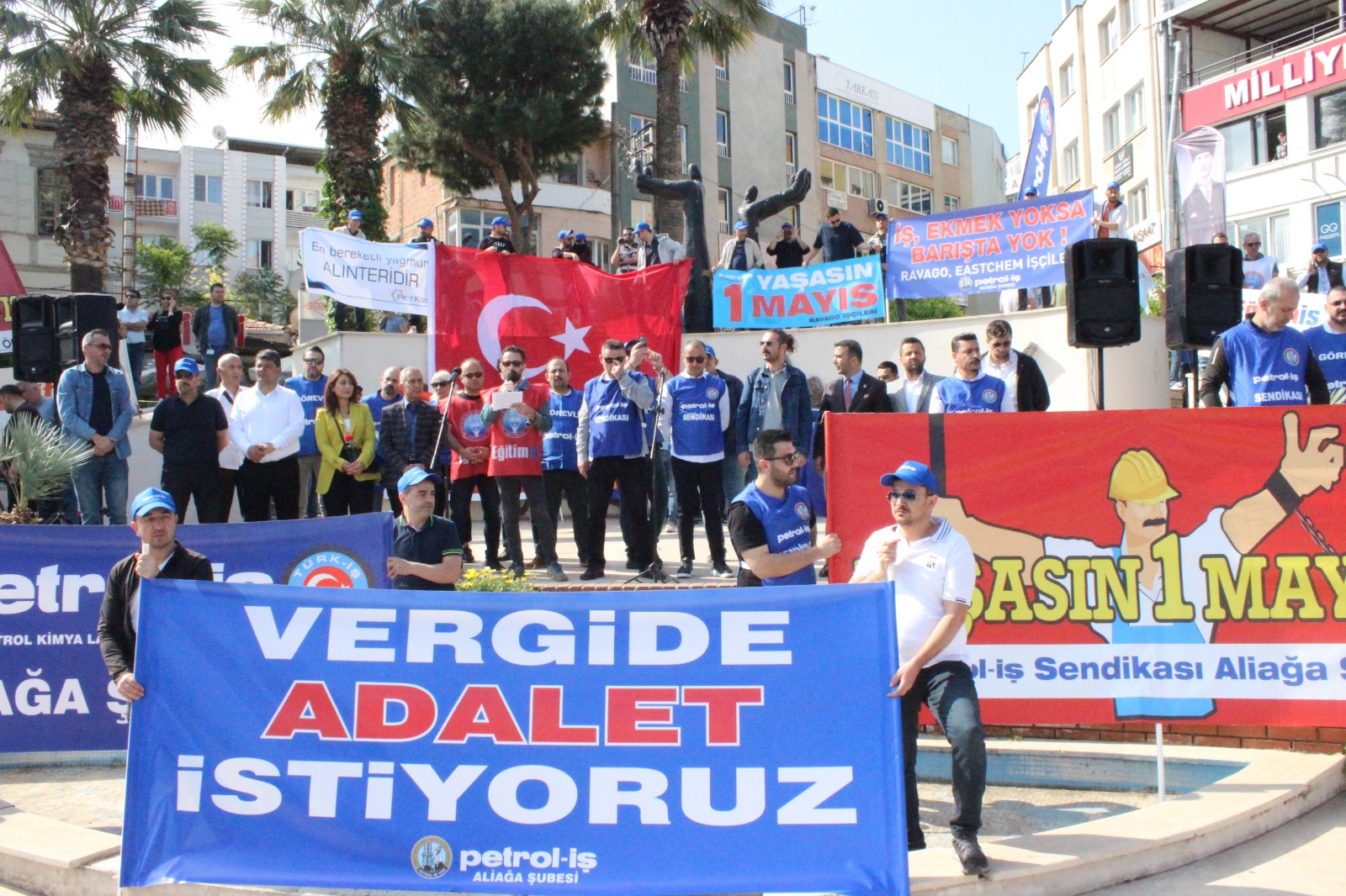 Aliağa Şubemiz 1 Mayıs Emek ve Dayanışma Gününü Coşkuyla Kutladı