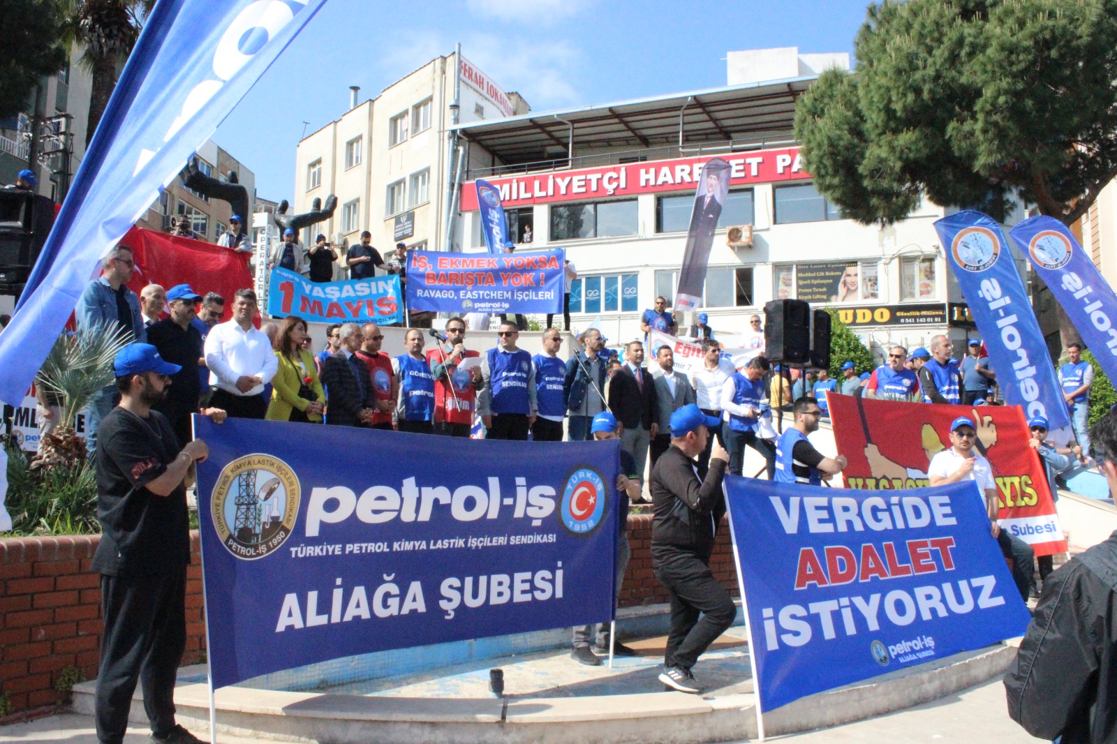 Aliağa Şubemiz 1 Mayıs Emek ve Dayanışma Gününü Coşkuyla Kutladı