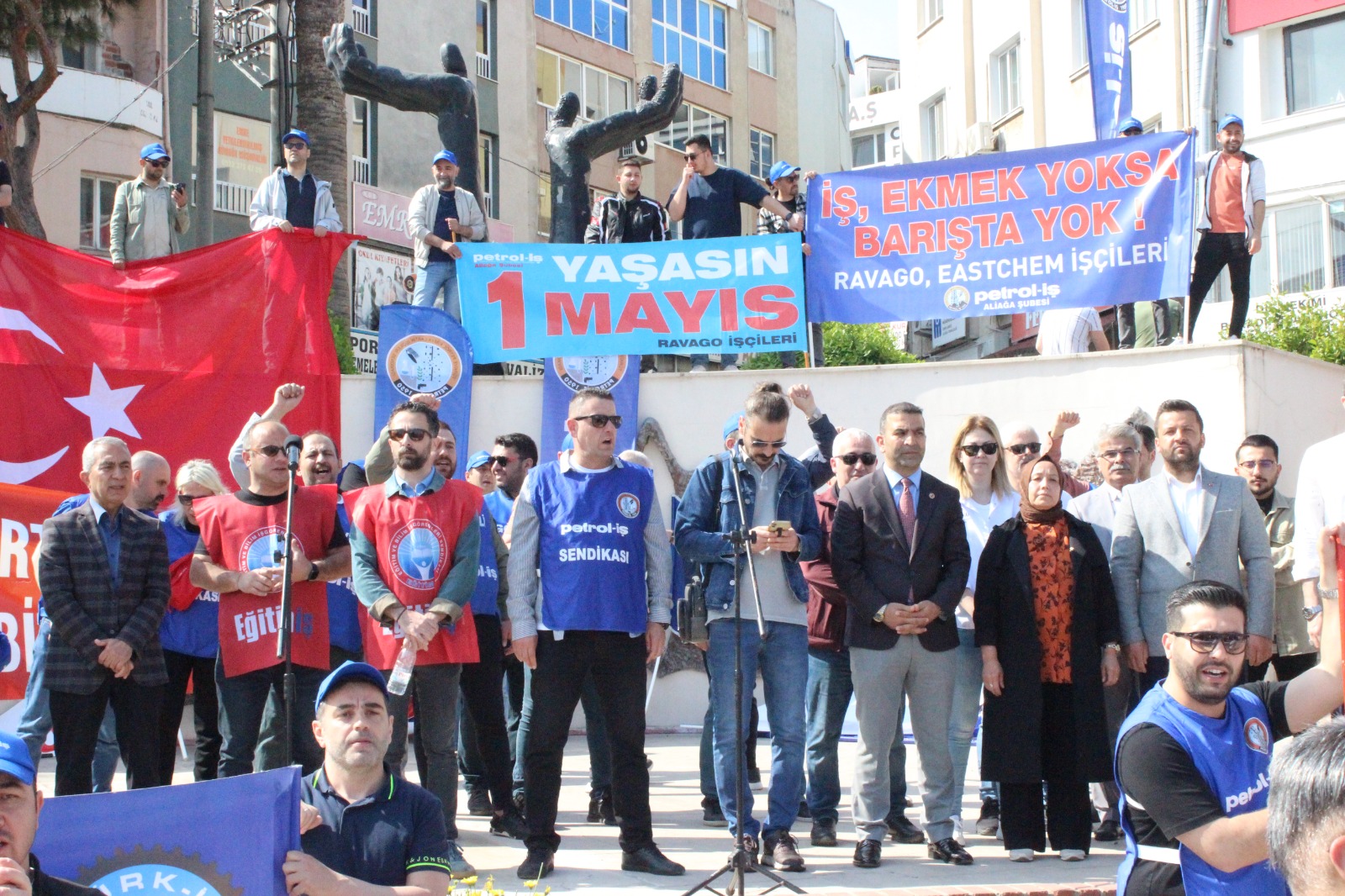 Aliağa Şubemiz 1 Mayıs Emek ve Dayanışma Gününü Coşkuyla Kutladı