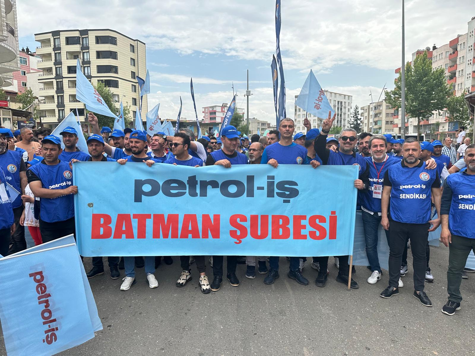 Batman'da Kitlesel 1 Mayıs Kutlaması