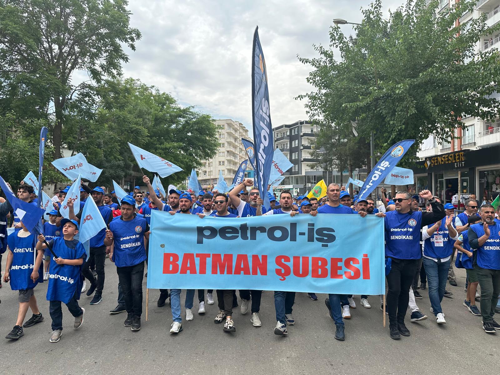 Batman'da Kitlesel 1 Mayıs Kutlaması