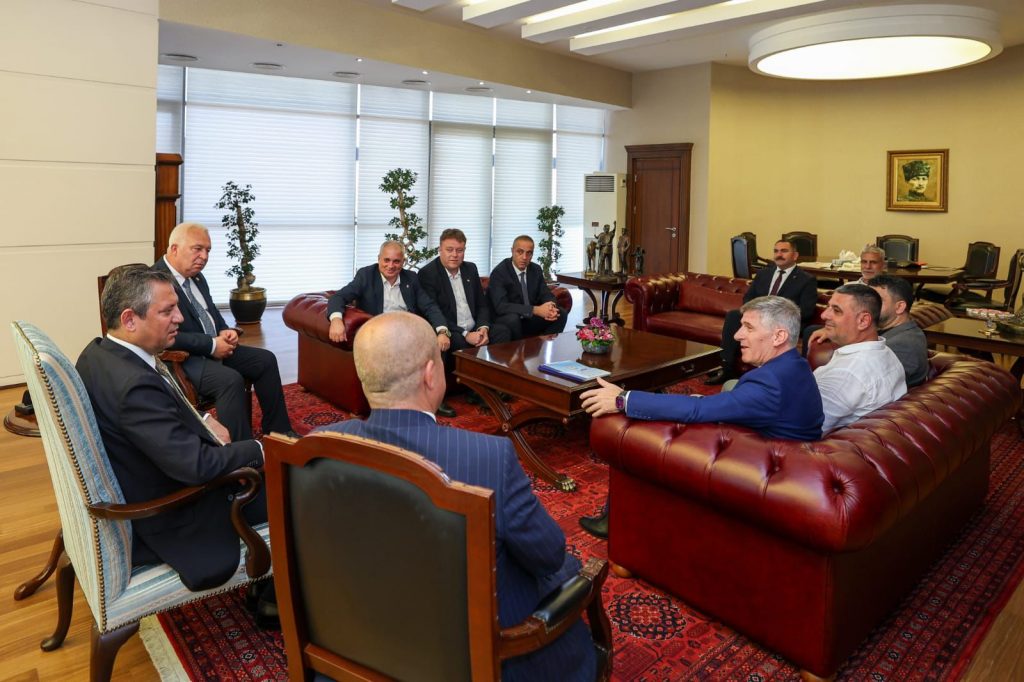 Petrol-İş’ten CHP Genel Başkanı Özgür Özel’e Ziyaret