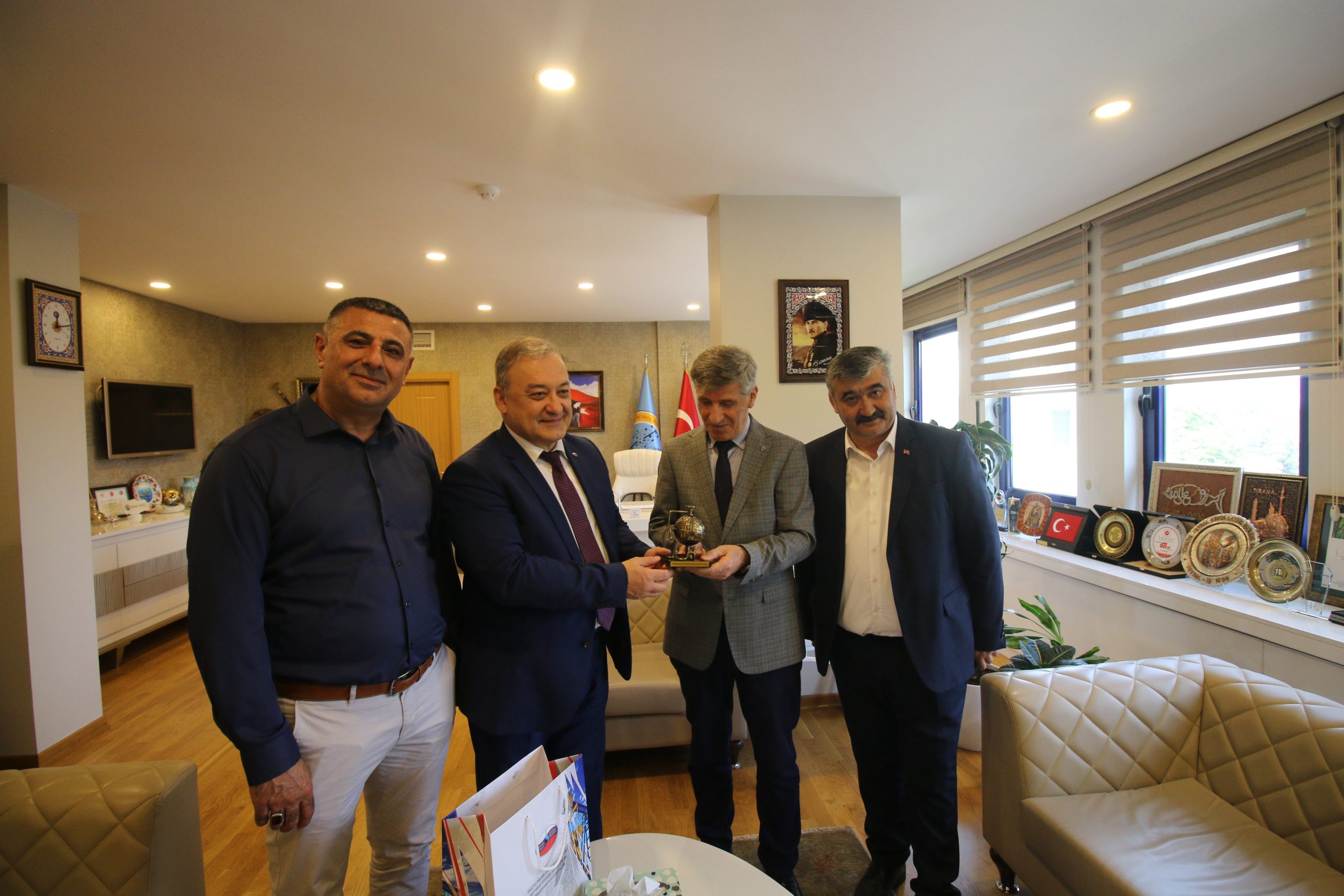 ROGWU Heyeti Petrol-İş’te