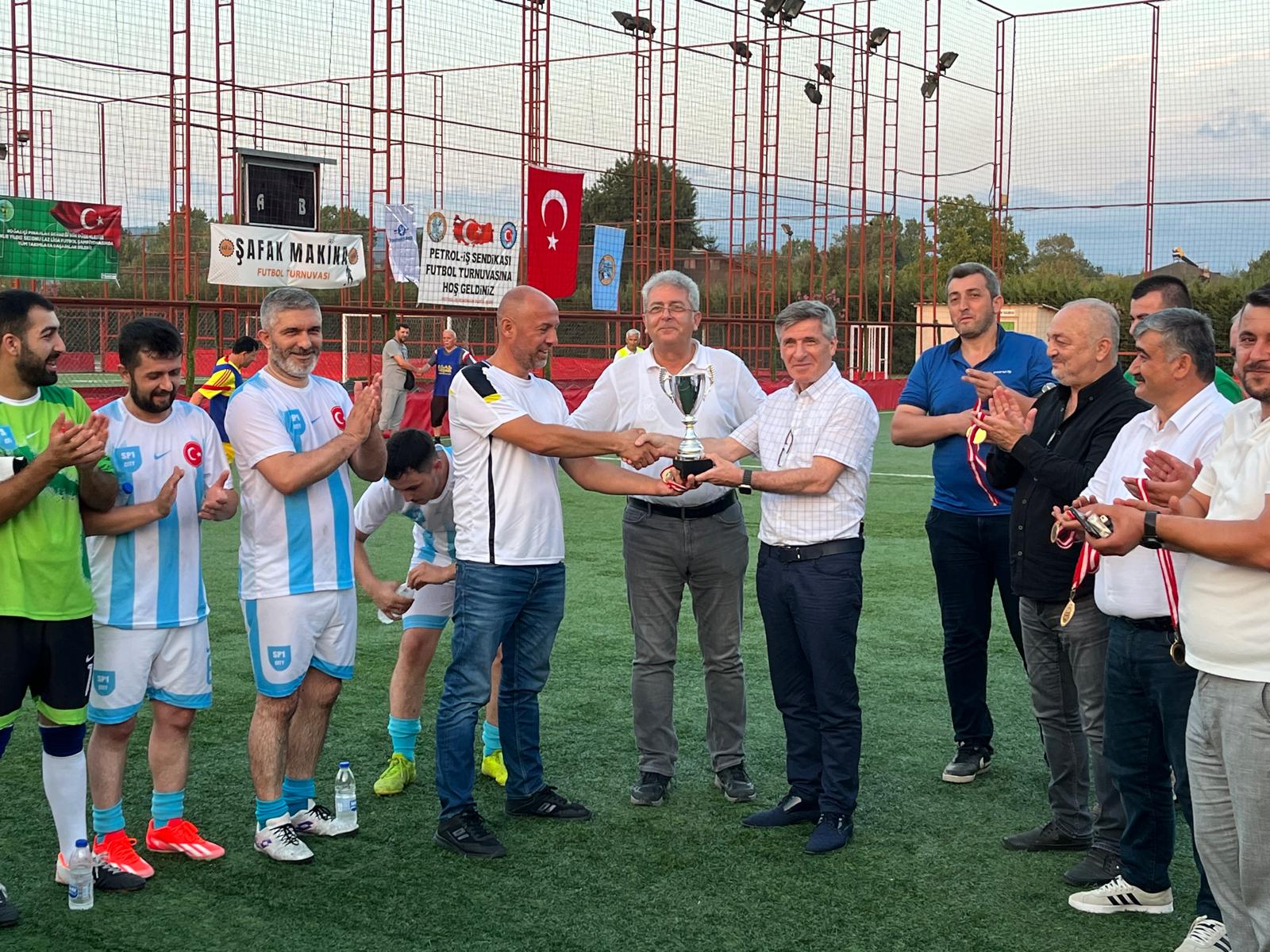Merkez Yöneticilerimiz Düzce Şubemizin Düzenlediği Futbol Turnuvasında