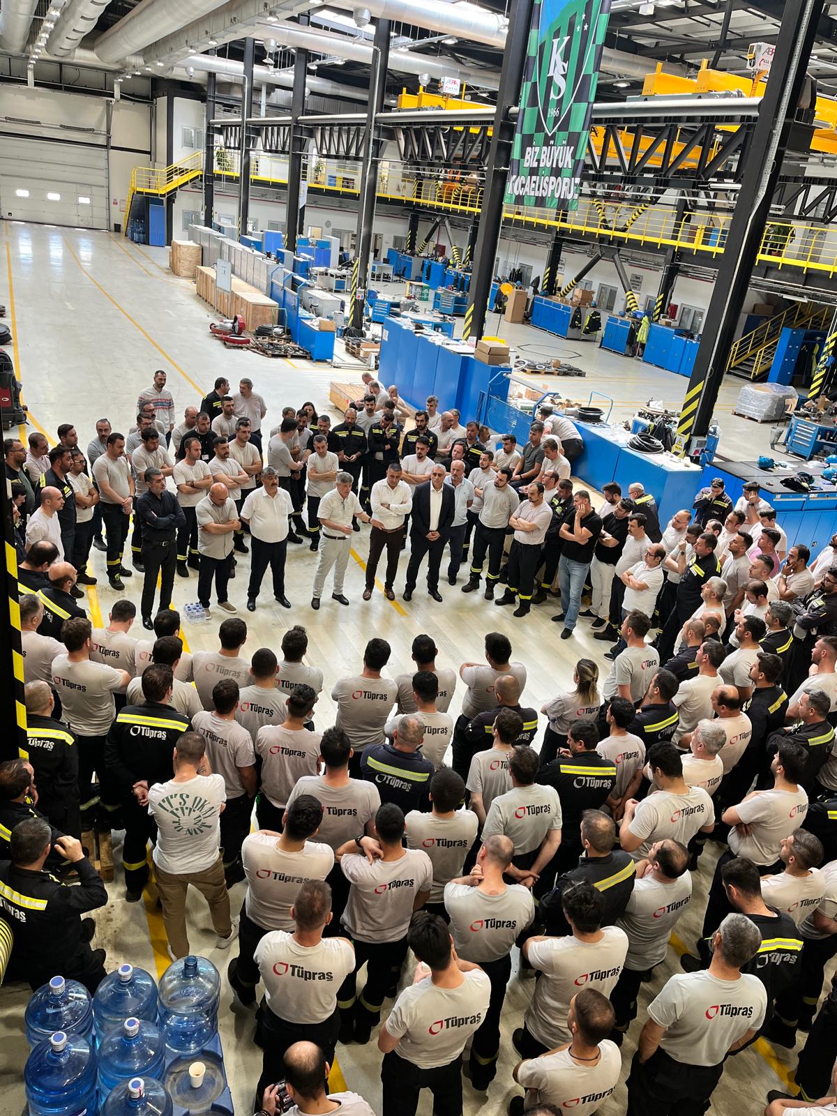 Merkez Yöneticilerimiz Kocaeli Şubemize Bağlı Tüpraş İzmit Rafinerisi’ni Ziyaret Etti