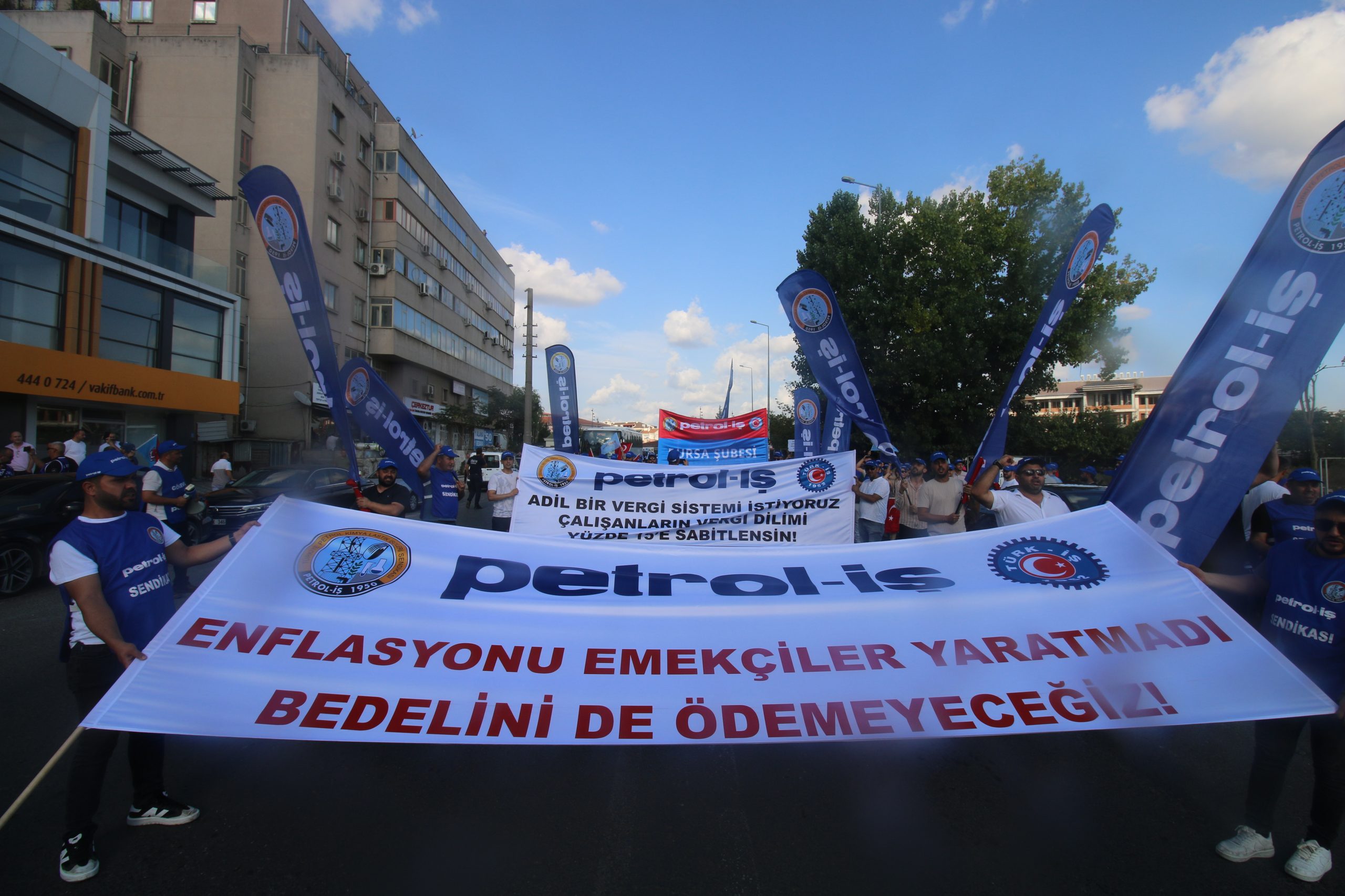 “ZORDAYIZ GEÇİNEMİYORUZ” MEYDAN MİTİNGLERİNİN İLKİ ÇERKEZKÖY’DE YAPILDI