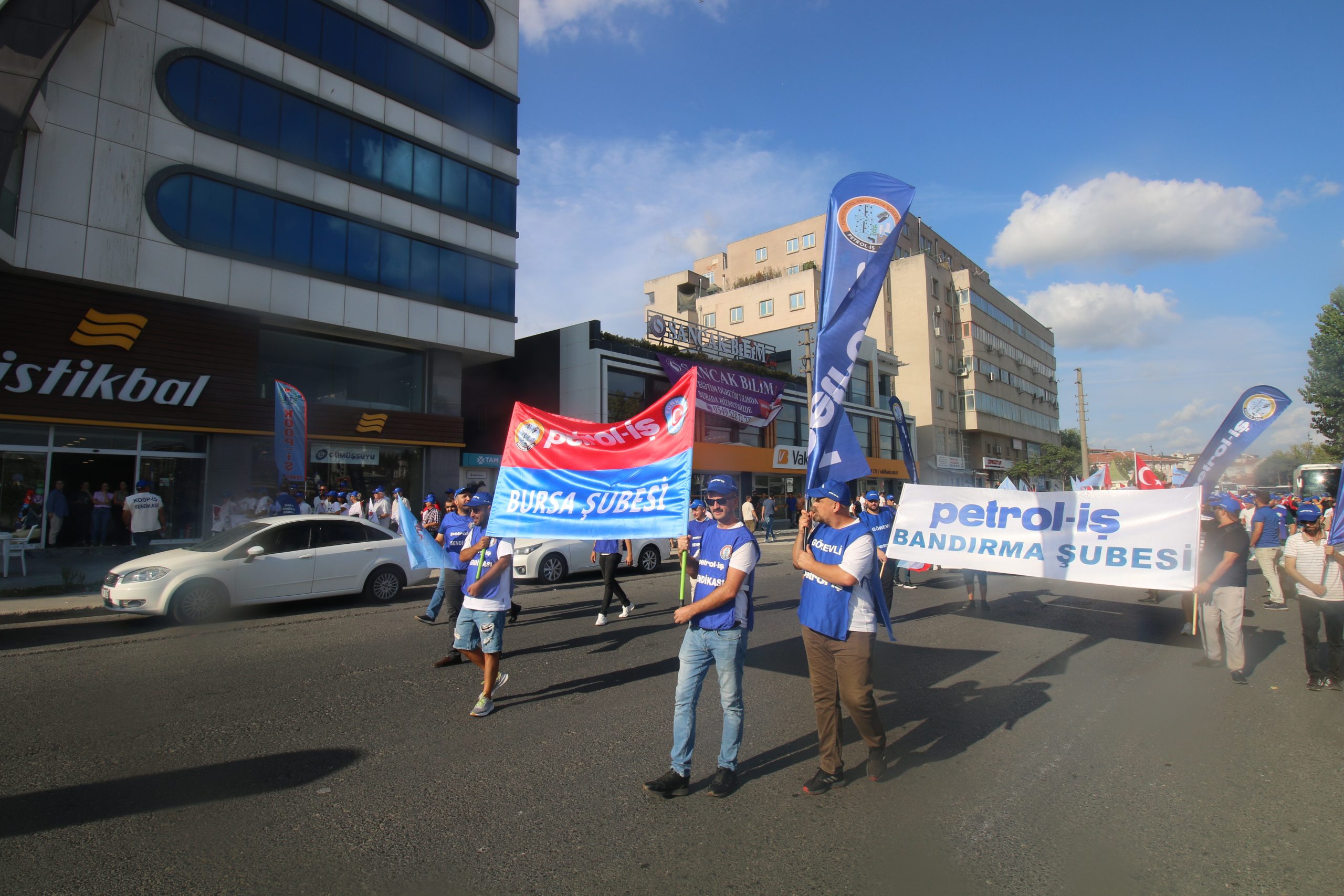 “ZORDAYIZ GEÇİNEMİYORUZ” MEYDAN MİTİNGLERİNİN İLKİ ÇERKEZKÖY’DE YAPILDI