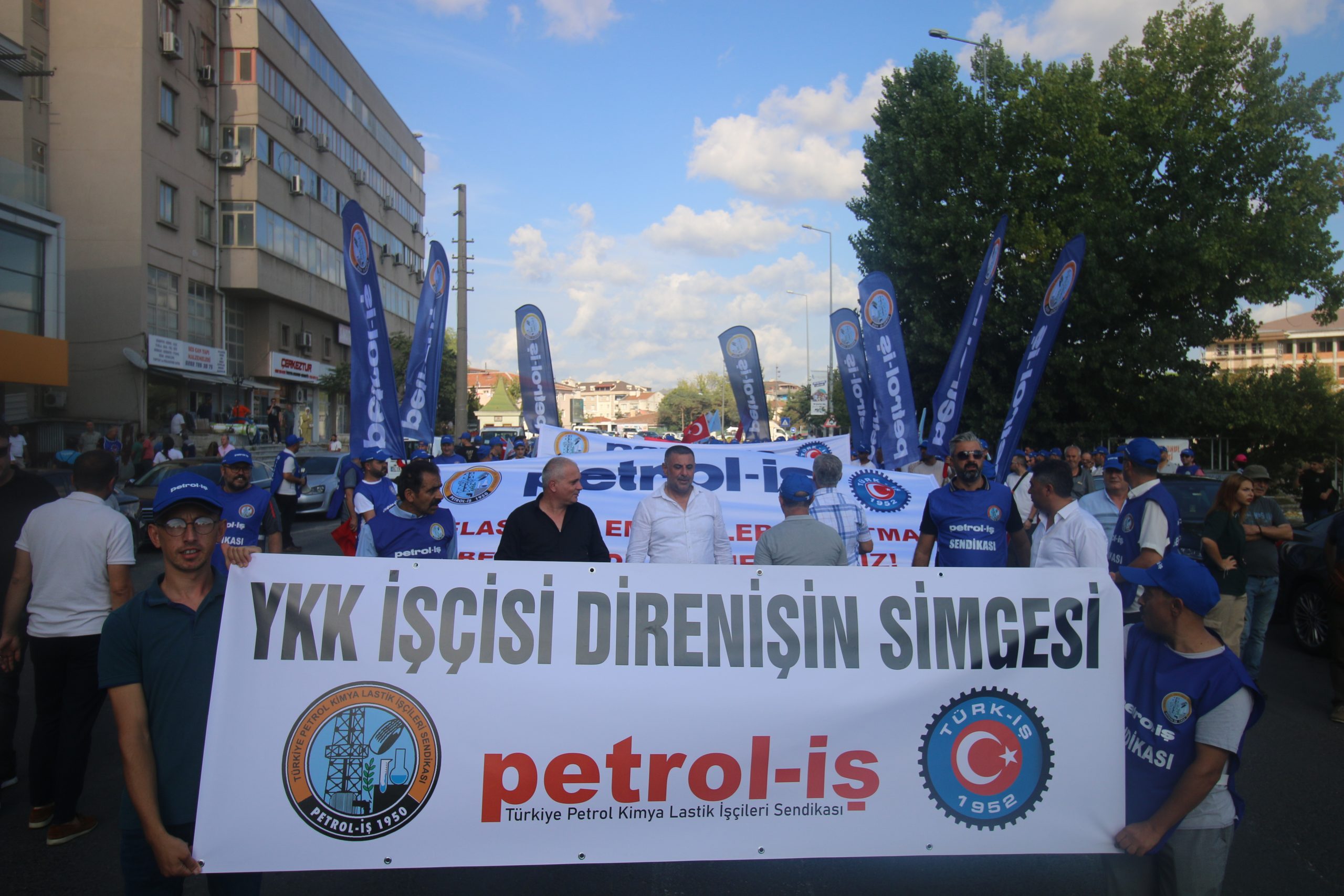 “ZORDAYIZ GEÇİNEMİYORUZ” MEYDAN MİTİNGLERİNİN İLKİ ÇERKEZKÖY’DE YAPILDI