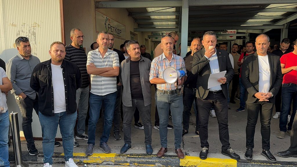 Aliağa Şubemiz Örgütlü Olduğu İşyerlerinde Basın Açıklaması Yaptı