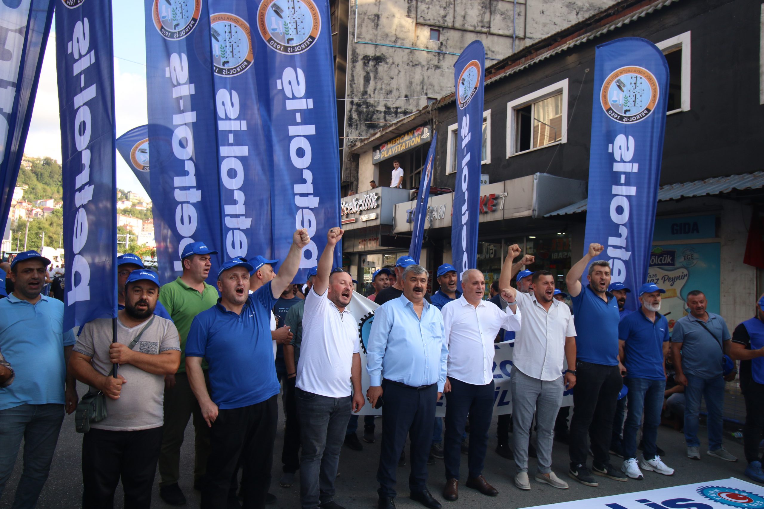 “ZORDAYIZ GEÇİNEMİYORUZ” MEYDAN MİTİNGLERİNİN İKİNCİSİ ZONGULDAK’TA YAPILDI