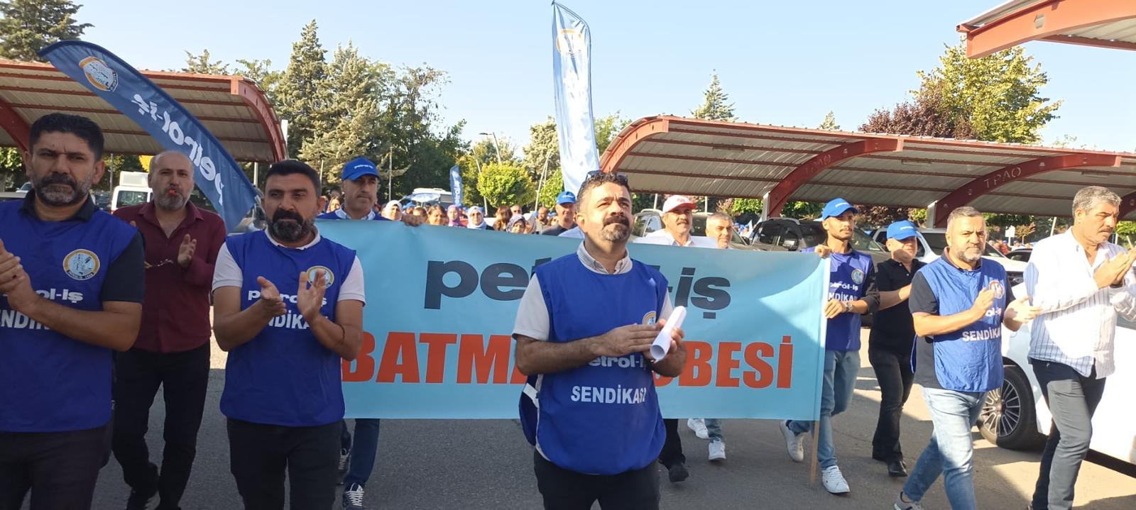 Batman Şubemiz Örgütlü Olduğu İşyerlerinde Basın Açıklaması Yaptı