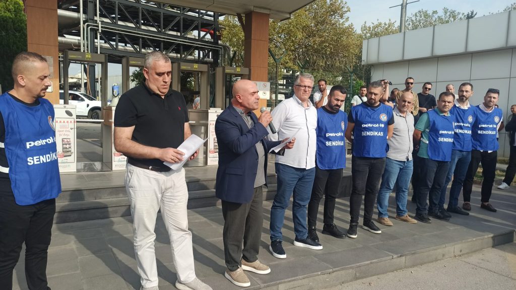 Kocaeli Şubemiz Örgütlü Olduğu İşyerlerinde Basın Açıklaması Yaptı