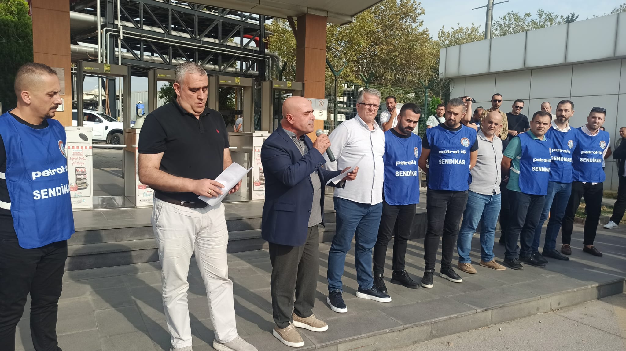 Kocaeli Şubemiz Örgütlü Olduğu İşyerlerinde Basın Açıklaması Yaptı