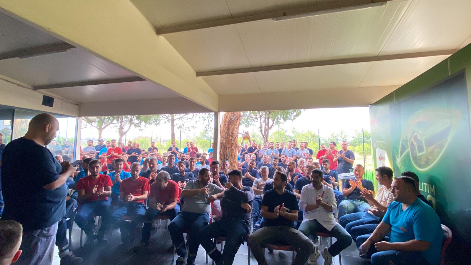 İzmir Şubemiz Örgütlü Olduğu İşyerlerinde Basın Açıklaması Yaptı