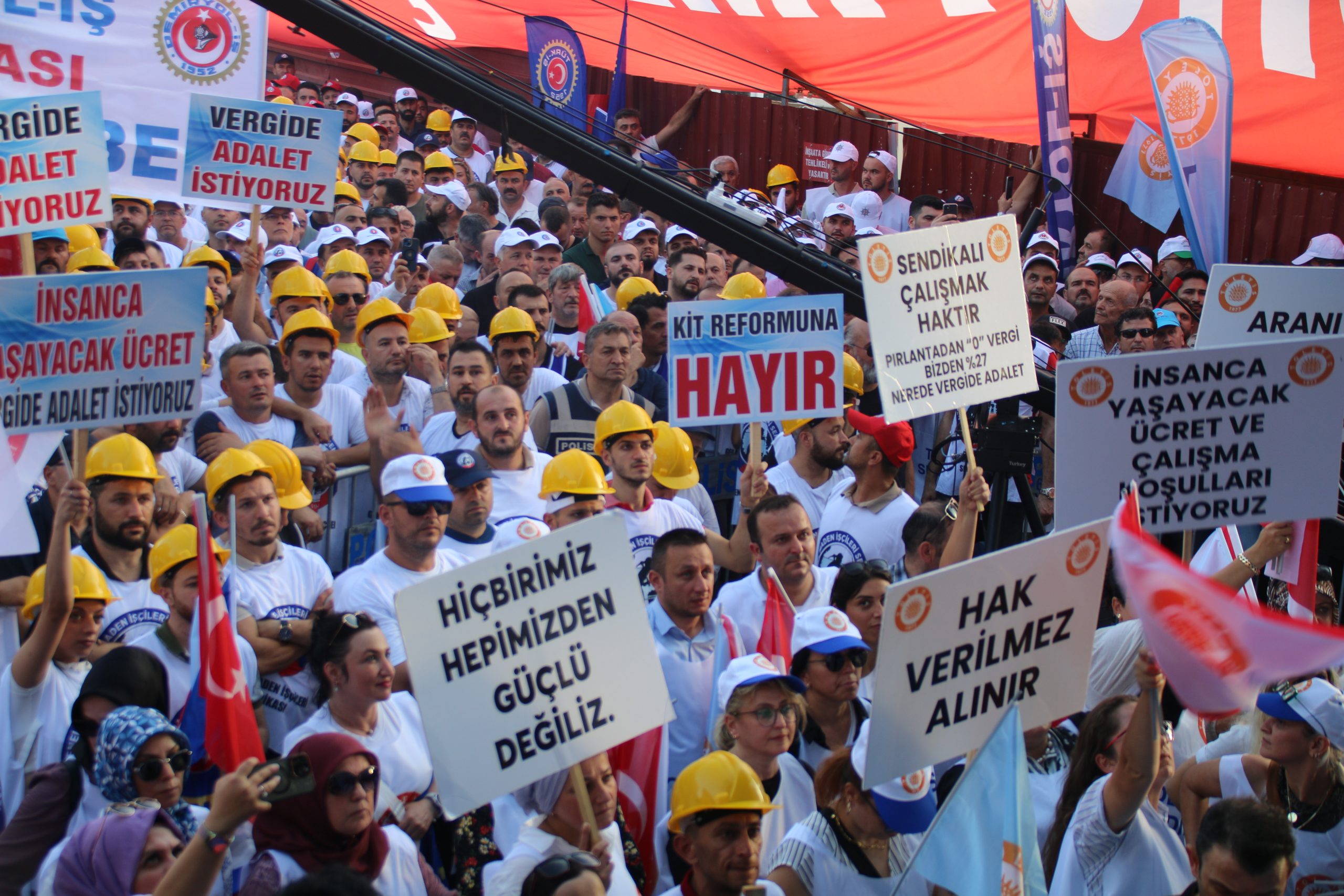 “ZORDAYIZ GEÇİNEMİYORUZ” MEYDAN MİTİNGLERİNİN İKİNCİSİ ZONGULDAK’TA YAPILDI