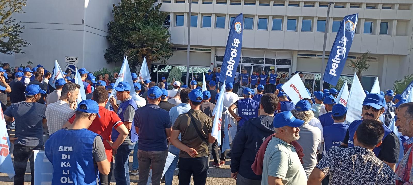 Batman Şubemiz Örgütlü Olduğu İşyerlerinde Basın Açıklaması Yaptı