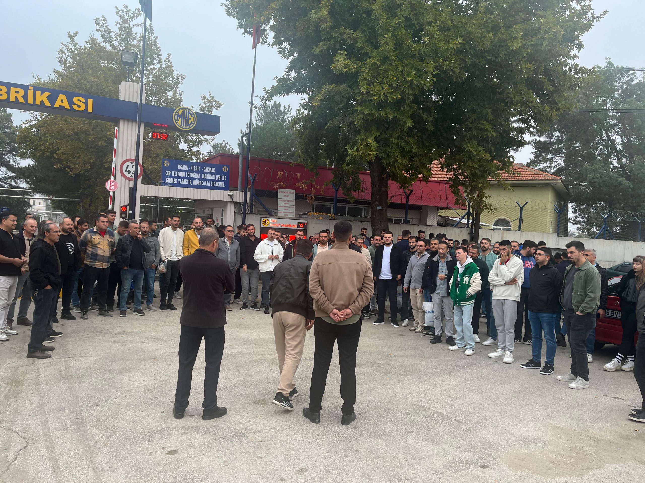 Kırıkkale Şubemiz Örgütlü Olduğu İşyerlerinde Basın Açıklaması Yaptı