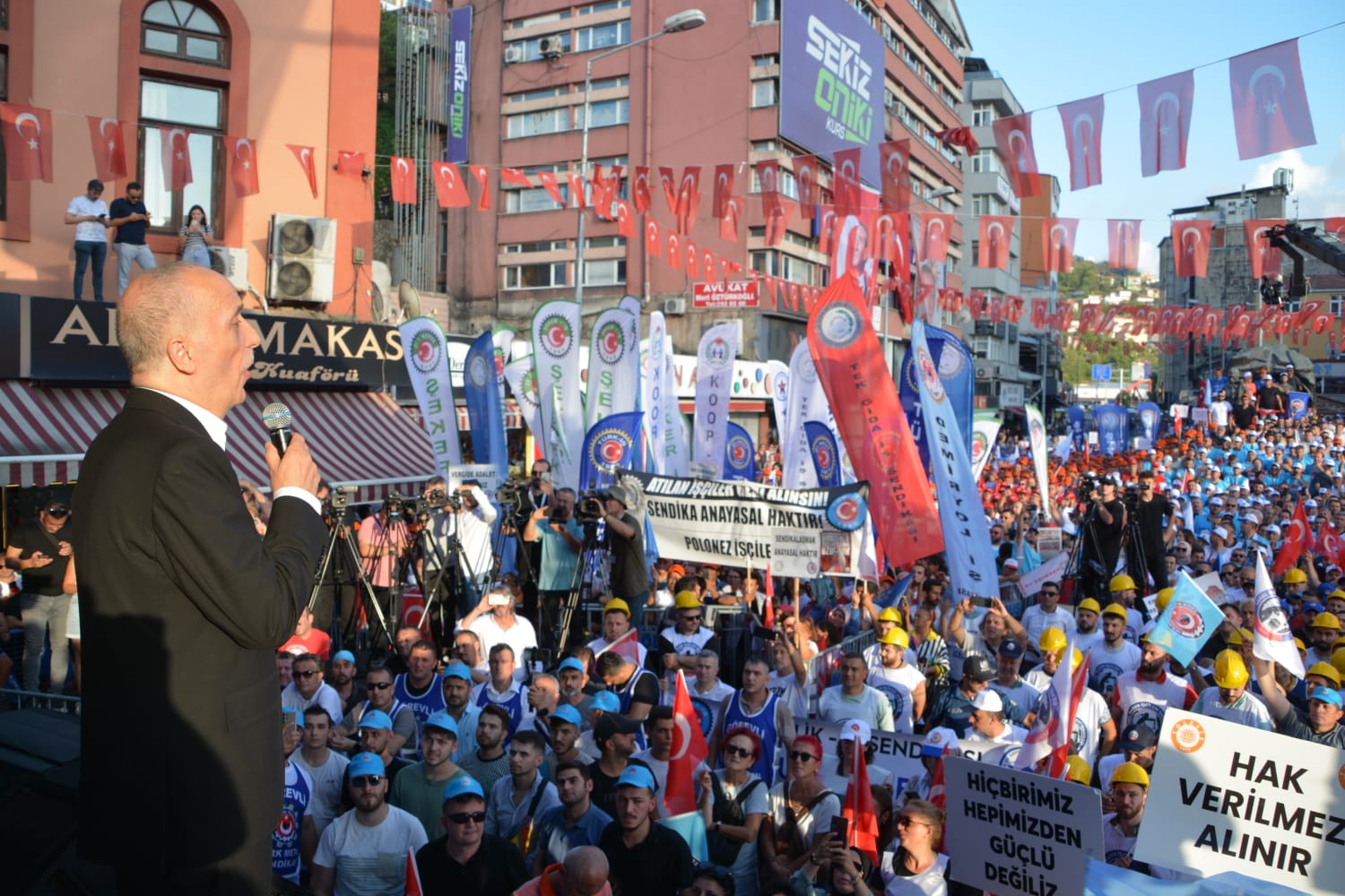 “ZORDAYIZ GEÇİNEMİYORUZ” MEYDAN MİTİNGLERİNİN İKİNCİSİ ZONGULDAK’TA YAPILDI
