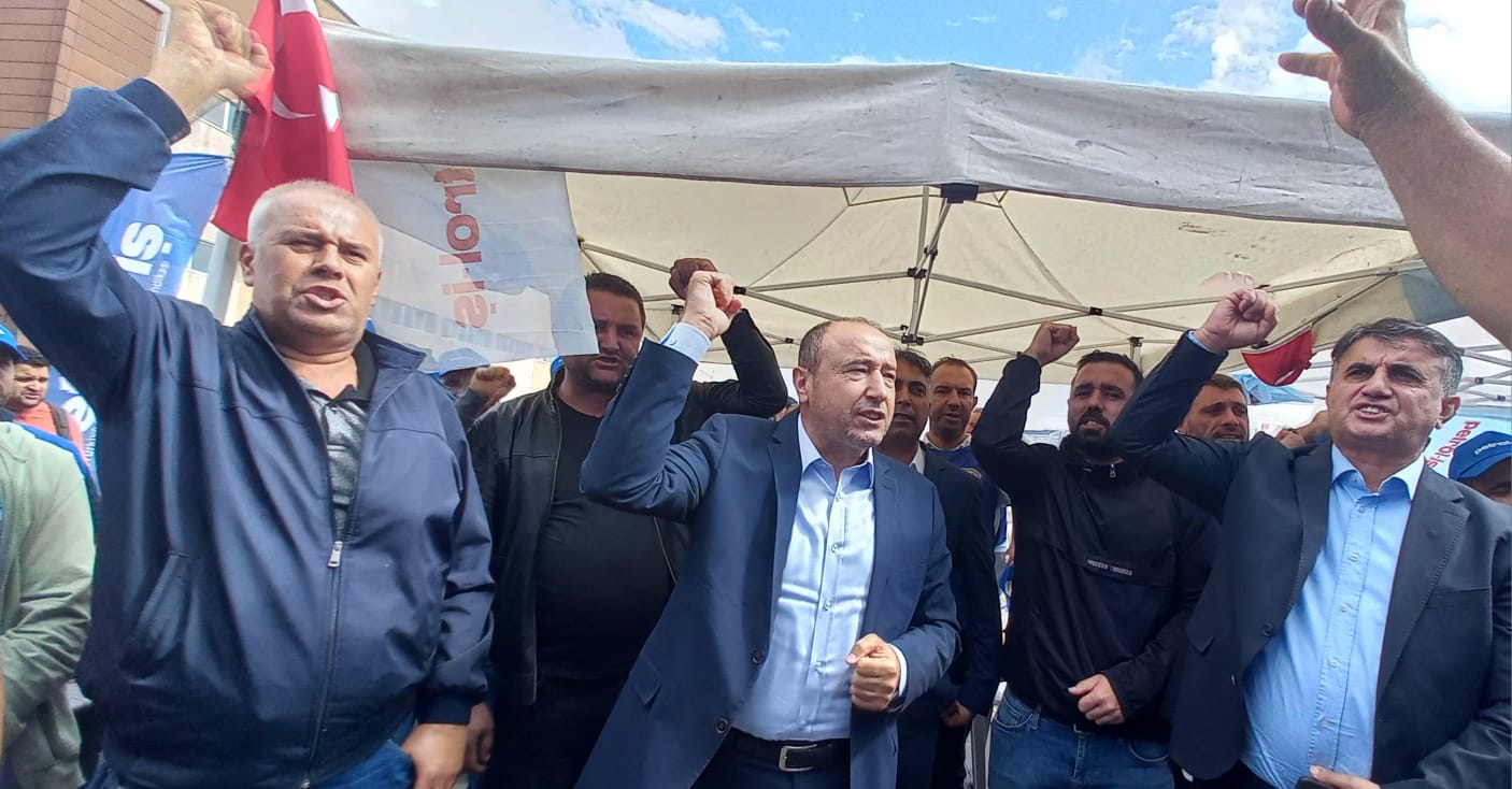 AS PLASTİK GREVİMİZ BÜYÜK BİR COŞKUYLA BAŞLADI