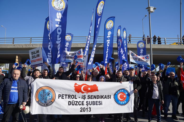 “ZORDAYIZ GEÇİNEMİYORUZ” EMEK BULUŞMASI ANKARA’DA GERÇEKLEŞTİRİLDİ