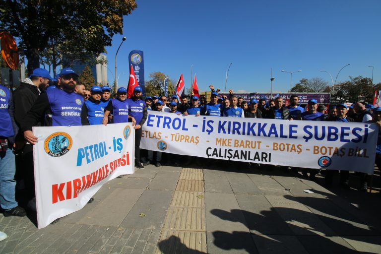 “ZORDAYIZ GEÇİNEMİYORUZ” EMEK BULUŞMASI ANKARA’DA GERÇEKLEŞTİRİLDİ