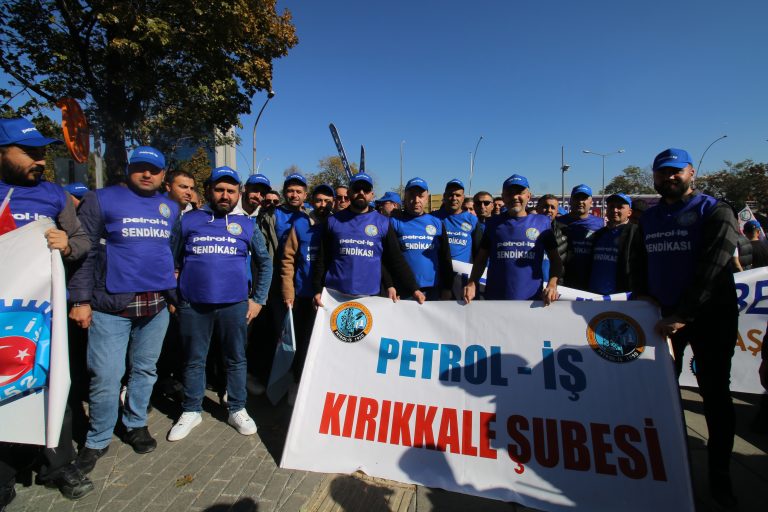 “ZORDAYIZ GEÇİNEMİYORUZ” EMEK BULUŞMASI ANKARA’DA GERÇEKLEŞTİRİLDİ