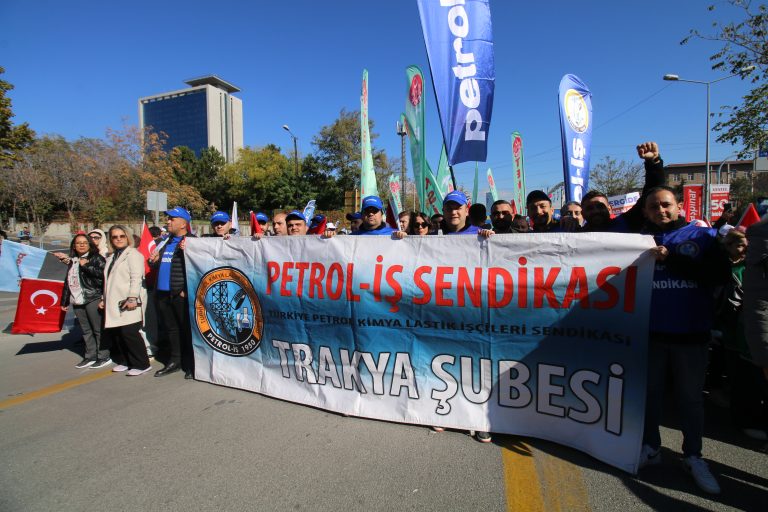 “ZORDAYIZ GEÇİNEMİYORUZ” EMEK BULUŞMASI ANKARA’DA GERÇEKLEŞTİRİLDİ