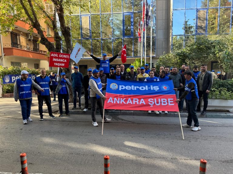 “ZORDAYIZ GEÇİNEMİYORUZ” EMEK BULUŞMASI ANKARA’DA GERÇEKLEŞTİRİLDİ