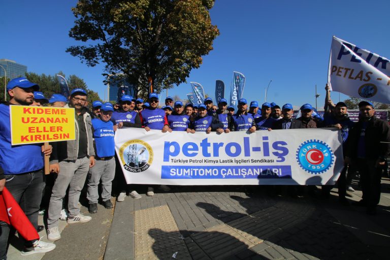 “ZORDAYIZ GEÇİNEMİYORUZ” EMEK BULUŞMASI ANKARA’DA GERÇEKLEŞTİRİLDİ