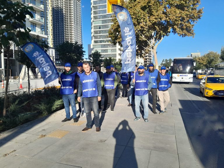 “ZORDAYIZ GEÇİNEMİYORUZ” EMEK BULUŞMASI ANKARA’DA GERÇEKLEŞTİRİLDİ