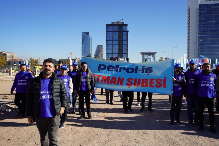 “ZORDAYIZ GEÇİNEMİYORUZ” EMEK BULUŞMASI ANKARA’DA GERÇEKLEŞTİRİLDİ