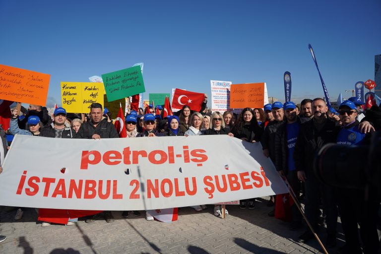 “ZORDAYIZ GEÇİNEMİYORUZ” EMEK BULUŞMASI ANKARA’DA GERÇEKLEŞTİRİLDİ