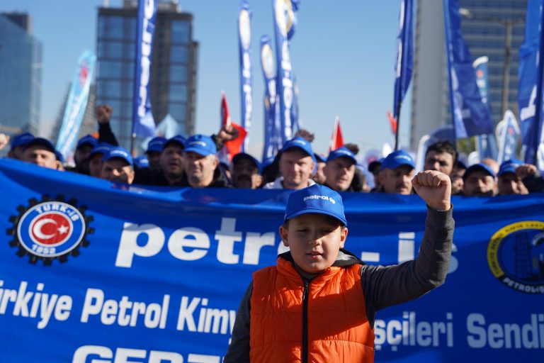 “ZORDAYIZ GEÇİNEMİYORUZ” EMEK BULUŞMASI ANKARA’DA GERÇEKLEŞTİRİLDİ