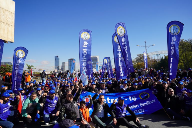 “ZORDAYIZ GEÇİNEMİYORUZ” EMEK BULUŞMASI ANKARA’DA GERÇEKLEŞTİRİLDİ
