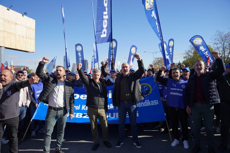 “ZORDAYIZ GEÇİNEMİYORUZ” EMEK BULUŞMASI ANKARA’DA GERÇEKLEŞTİRİLDİ