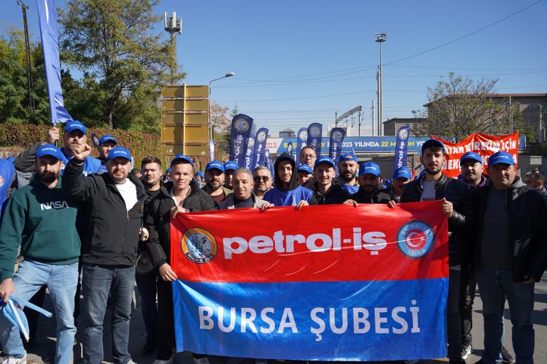 “ZORDAYIZ GEÇİNEMİYORUZ” EMEK BULUŞMASI ANKARA’DA GERÇEKLEŞTİRİLDİ