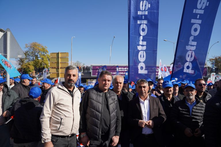 “ZORDAYIZ GEÇİNEMİYORUZ” EMEK BULUŞMASI ANKARA’DA GERÇEKLEŞTİRİLDİ