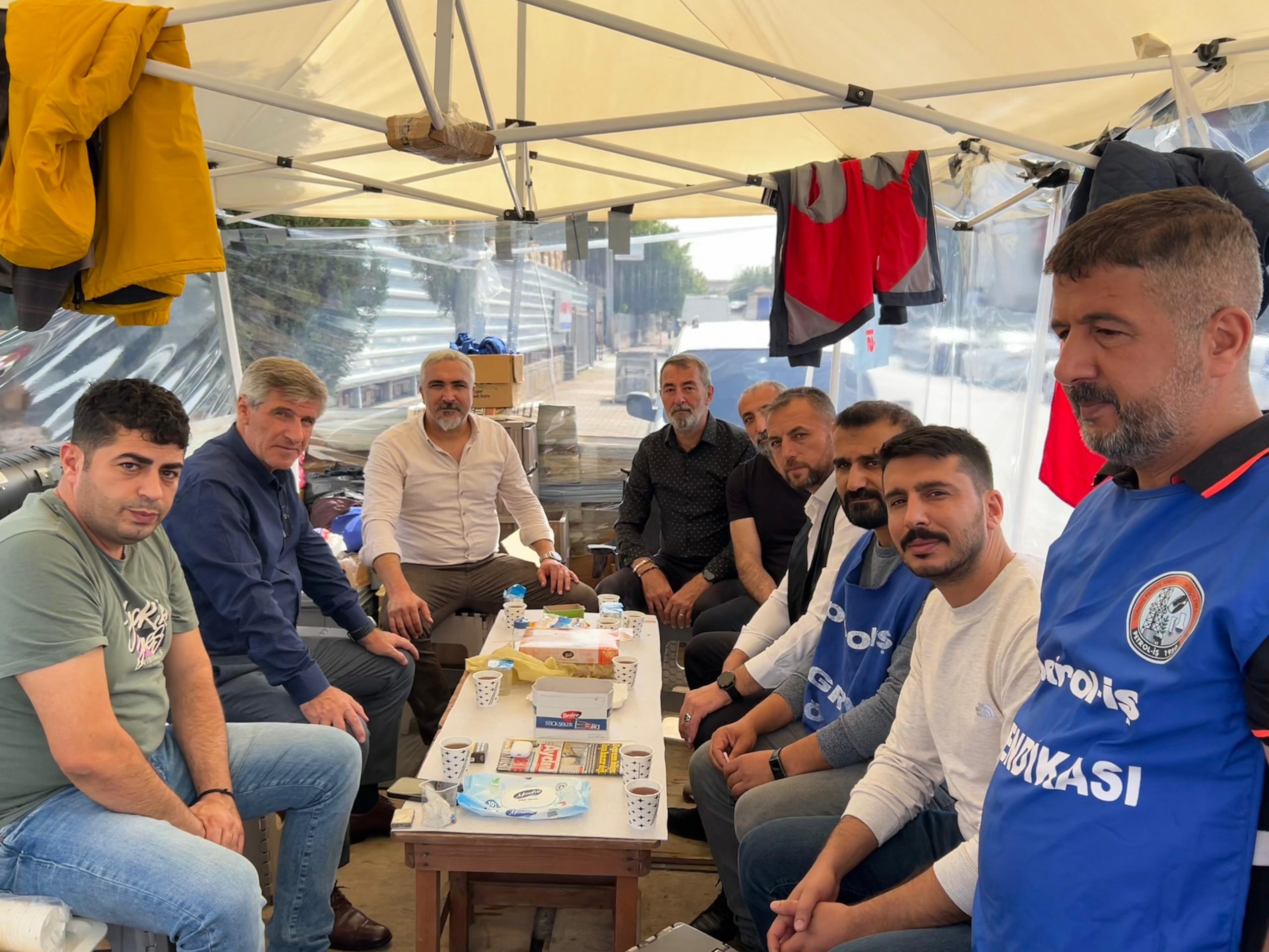 Genel Başkanımız Süleyman Akyüz’den Tarkett Grevine Ziyaret