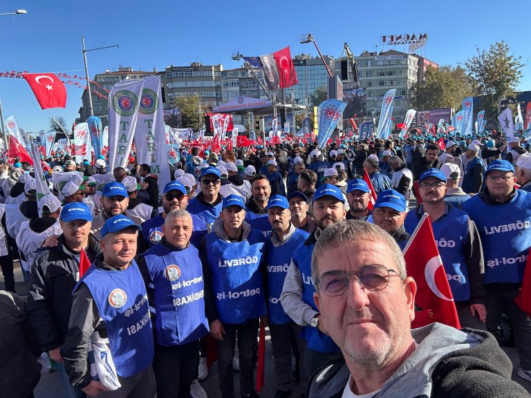 “ZORDAYIZ GEÇİNEMİYORUZ” EMEK BULUŞMASI ANKARA’DA GERÇEKLEŞTİRİLDİ