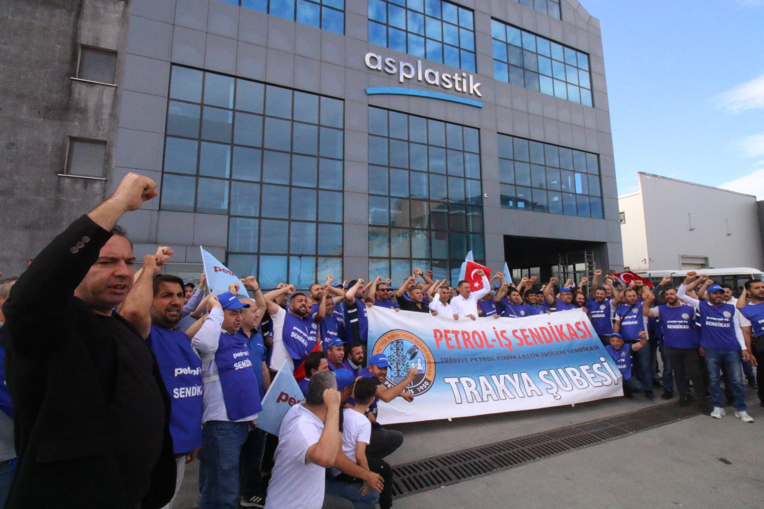 Grevin 22. Gününde As Plastik’te Basın Açıklaması Yapıldı