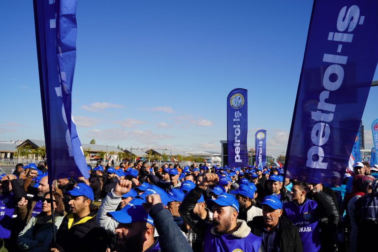 “ZORDAYIZ GEÇİNEMİYORUZ” EMEK BULUŞMASI ANKARA’DA GERÇEKLEŞTİRİLDİ