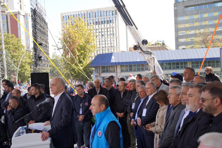 “ZORDAYIZ GEÇİNEMİYORUZ” EMEK BULUŞMASI ANKARA’DA GERÇEKLEŞTİRİLDİ