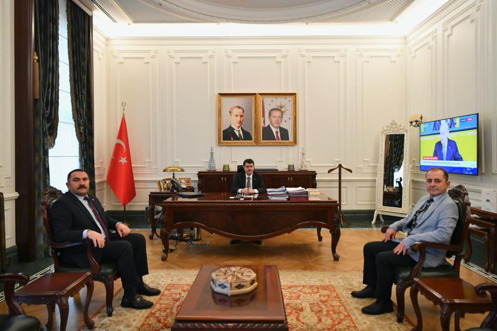 Ankara Şube Yöneticilerimizden Ankara Valisine Nezaket Ziyareti