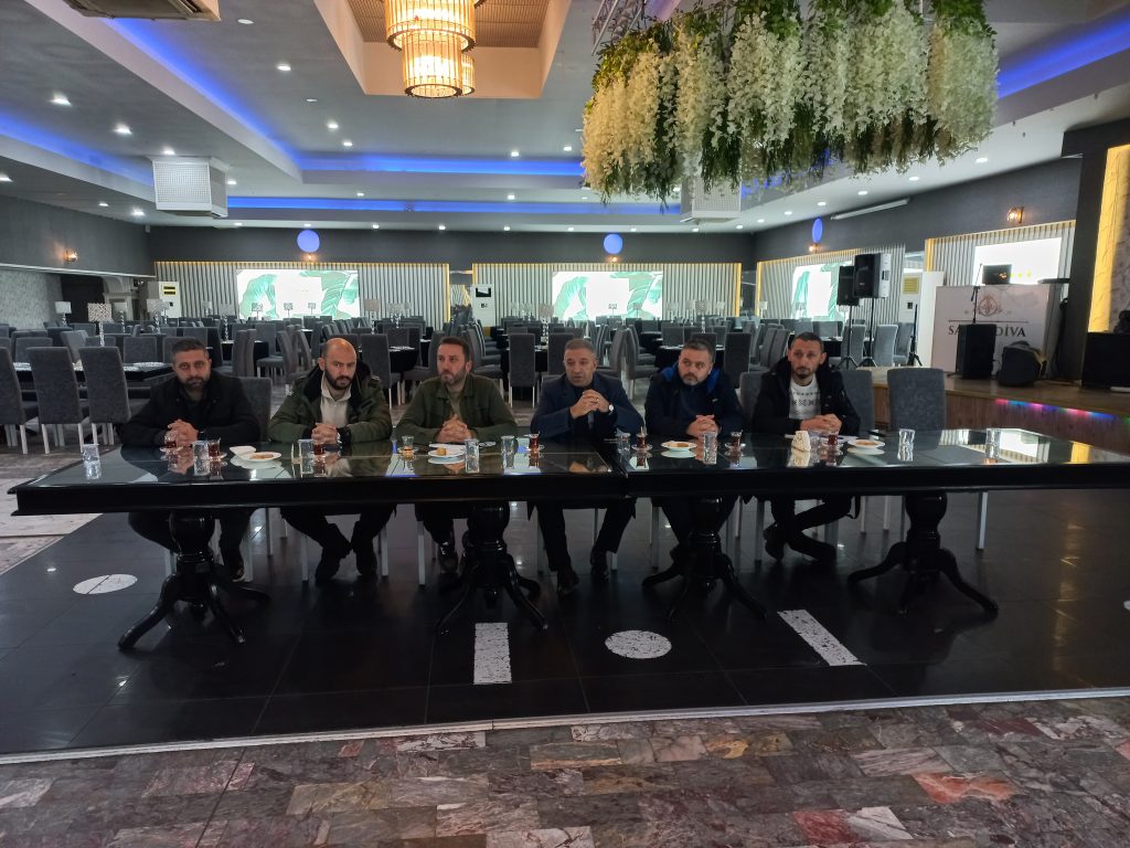 Bursa Şube Yöneticilerimiz Demo Plastik’te Çalışan Üyelerimizle Toplantı Yaptı