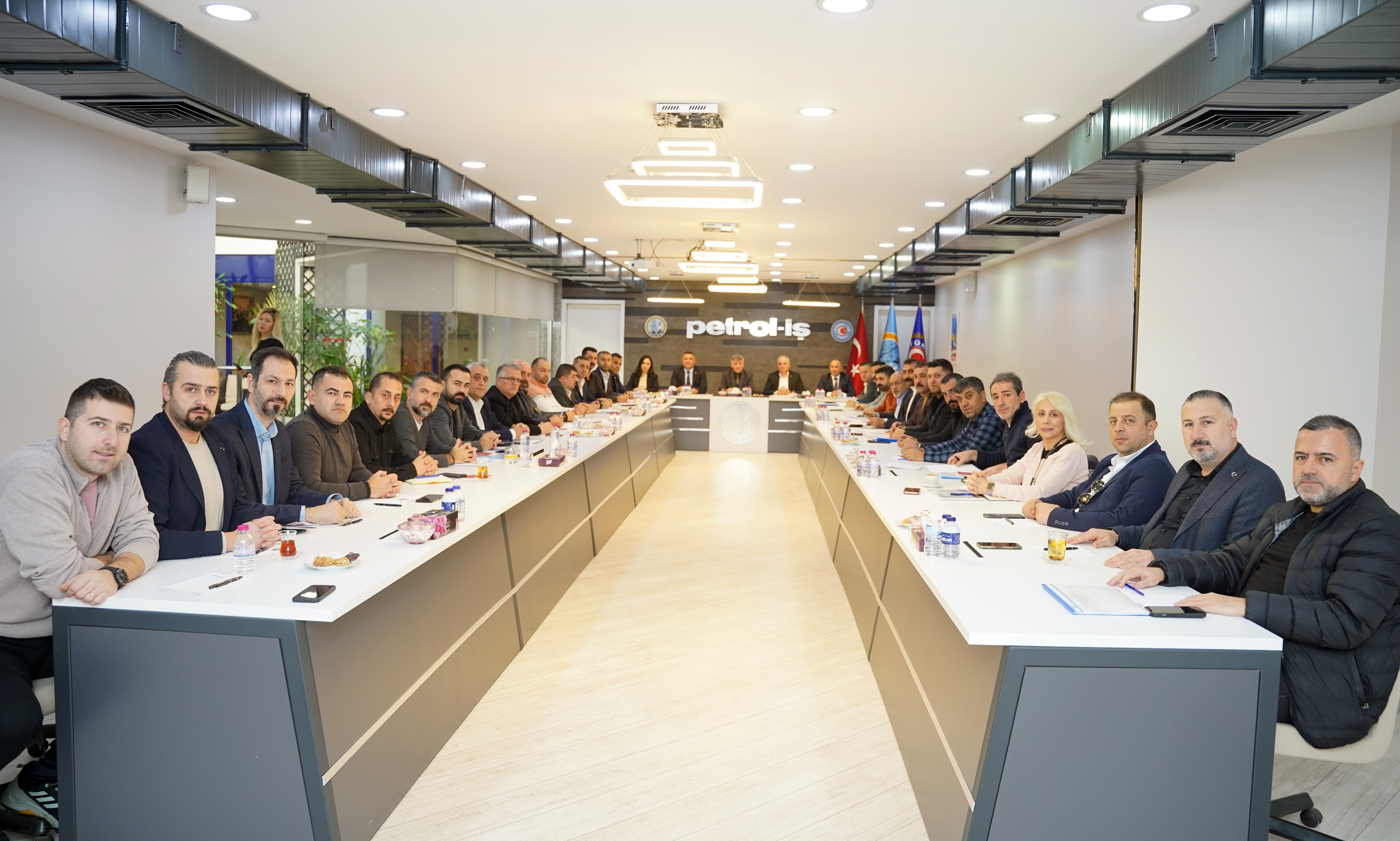 Petrol-İş 1 Mayıs’ı Hatay,İtfaiye Meydanı’nda Kutladı