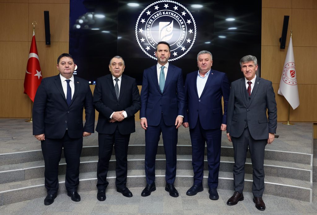 Genel Başkanımız Süleyman Akyüz Enerji ve Tabii Kaynaklar Bakanı Alparslan Bayraktar İle Bir Araya Geldi