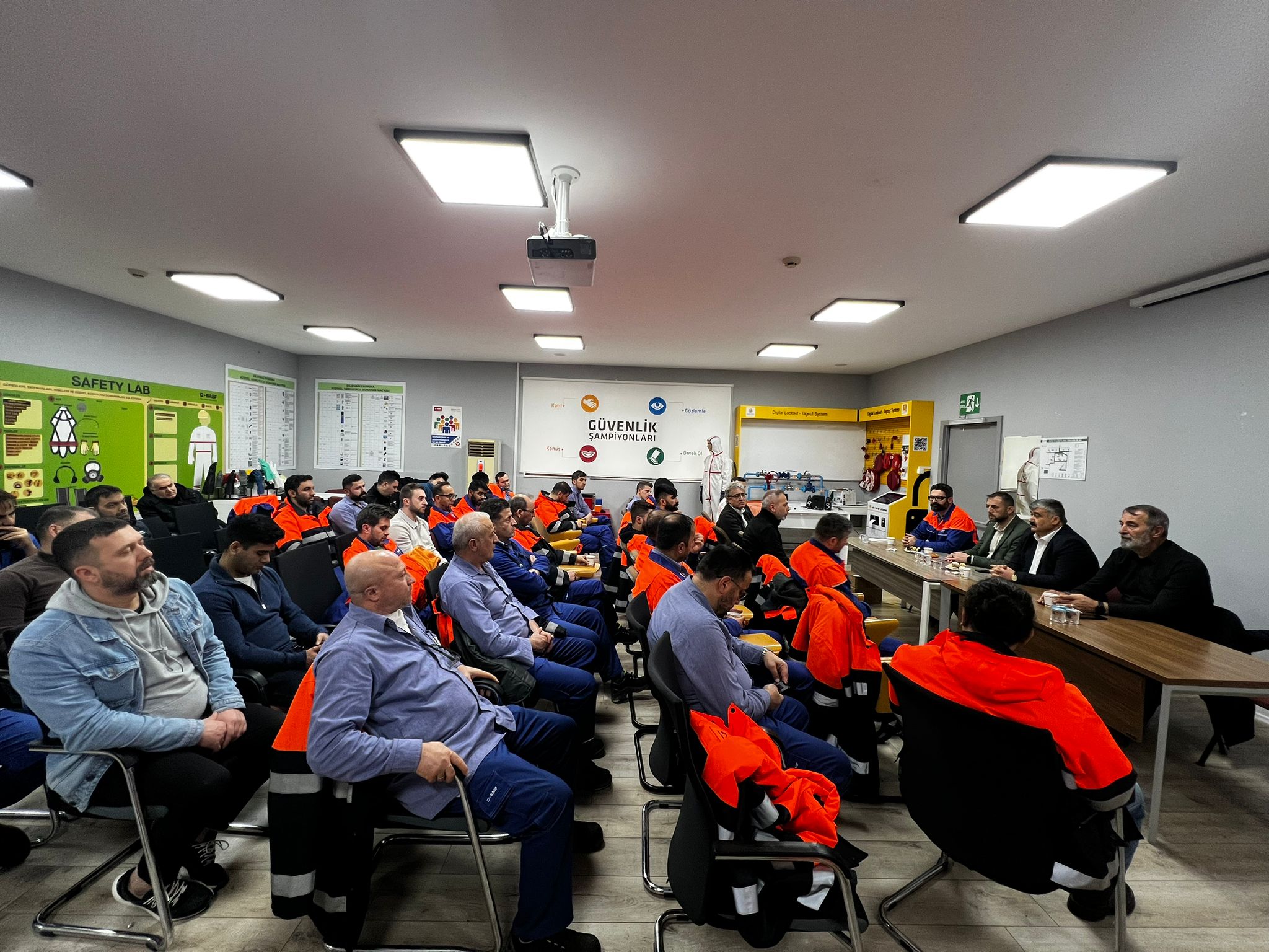 Gebze Şubemizin Örgütlü Olduğu BASF İşyerinde Yeni Üye Eğitimi Gerçekleştirildi