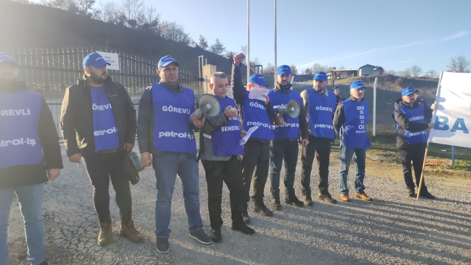 Bandırma Şubemizden Basın Açıklaması; Troy Sendikalı Olacak, İşçi Hakkını Alacak!