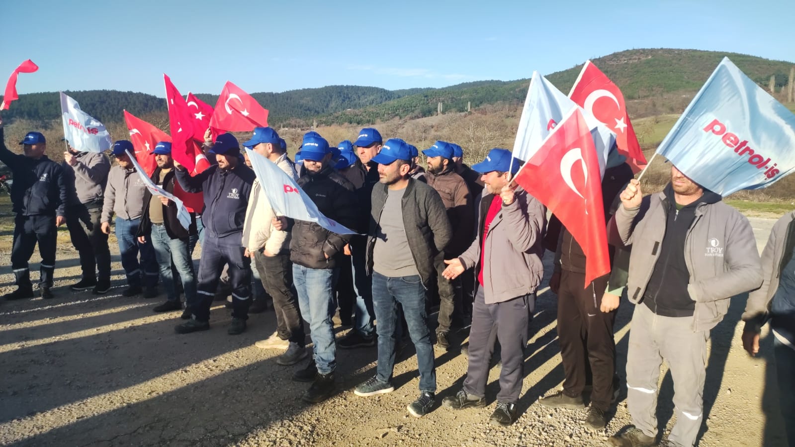 Bandırma Şubemizden Basın Açıklaması; Troy Sendikalı Olacak, İşçi Hakkını Alacak!