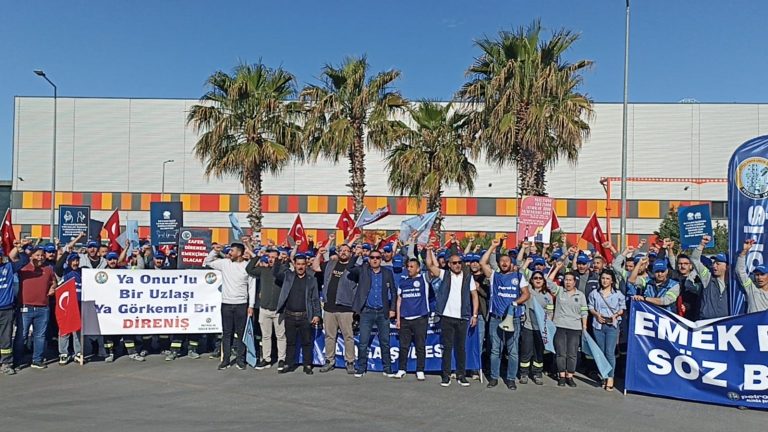 Ravago Petrokimya İşyerinde Grev İlanımızı Astık!